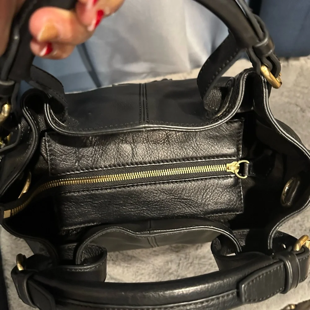 GIVENCHY Elegant Black Leather Handbag - Picture 4 of 6